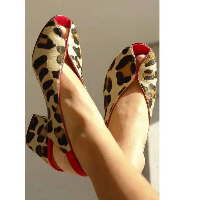 Peep Toe Heels - صنادل نسائية بطبعة جلد الفهد مفتوحة