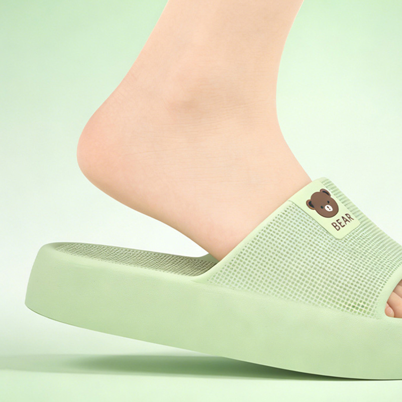 شباشب نسائية بتصميم دب لطيف، ب - مراجعة Mule Slip On وسعره