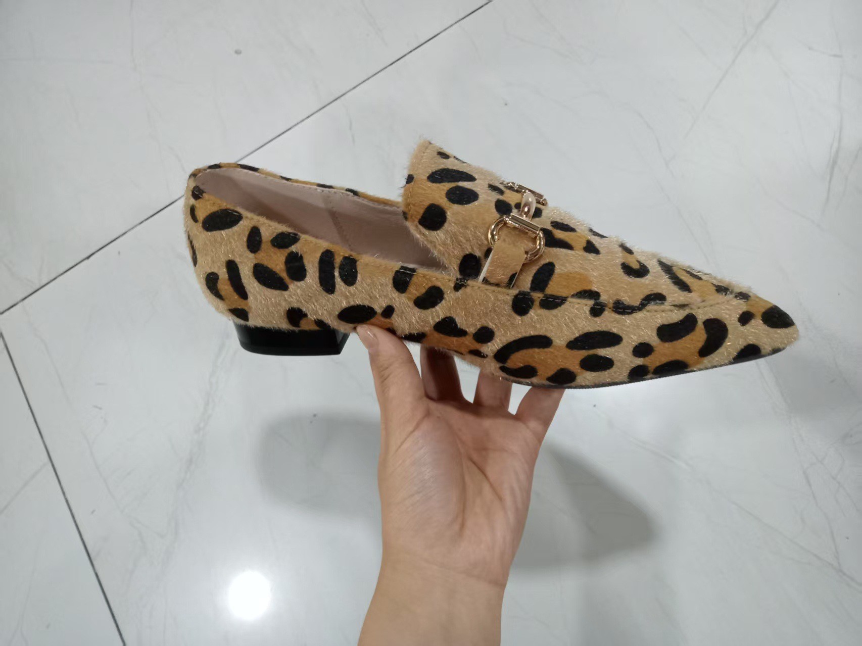 أحذية نسائية كبيرة الحجم 40-43 - مراجعة Mule Slip On وسعره