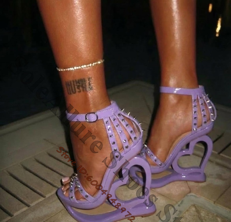 صندل وردي فاقع بكعب ويدج، مزين - مراجعة Peep Toe Heels وسعره
